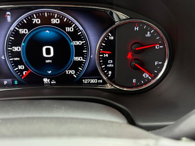 GMC Acadia Vehicle Image 19