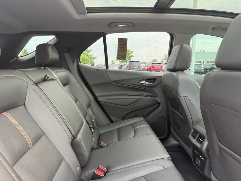Chevrolet Equinox Vehicle Image 10