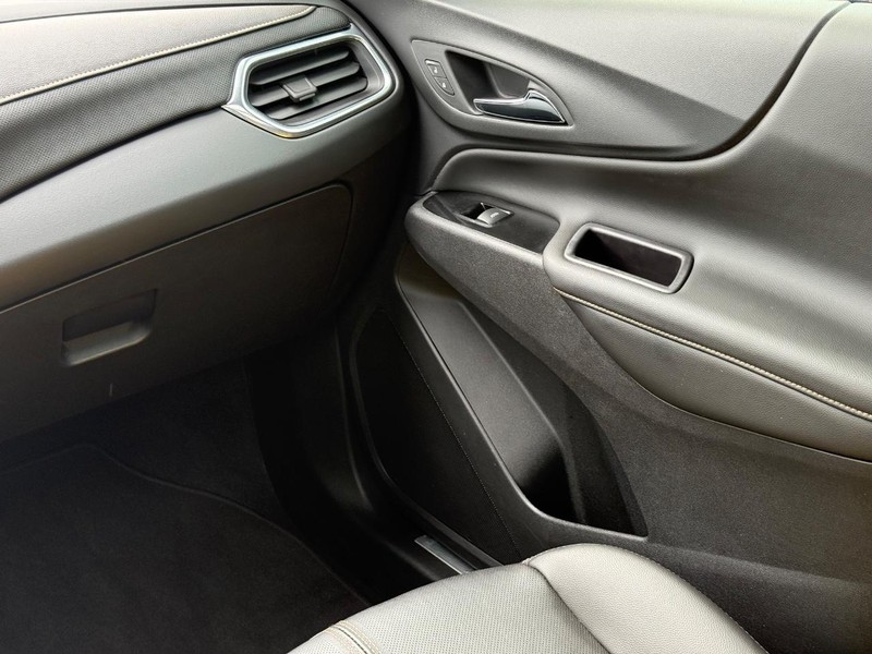 Chevrolet Equinox Vehicle Image 15