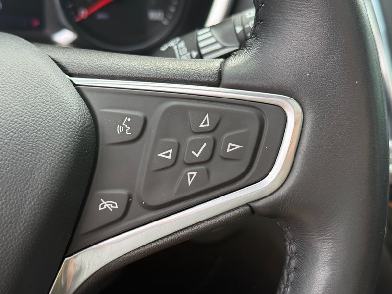 Chevrolet Equinox Vehicle Image 18