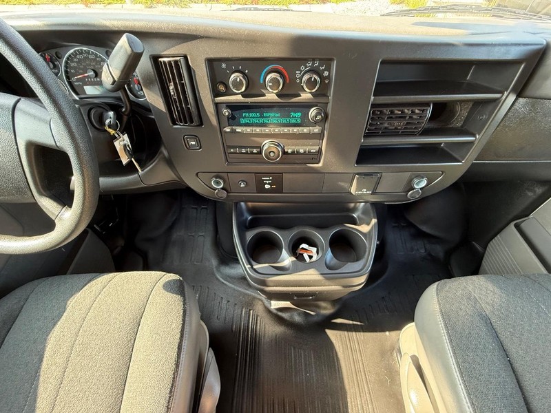 Chevrolet Express Cargo Van Vehicle Image 11