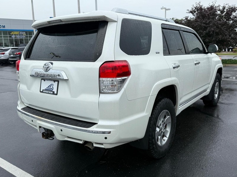 Toyota 4Runner Vehicle Image 03