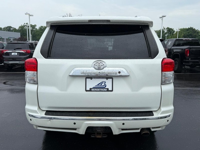 Toyota 4Runner Vehicle Image 04