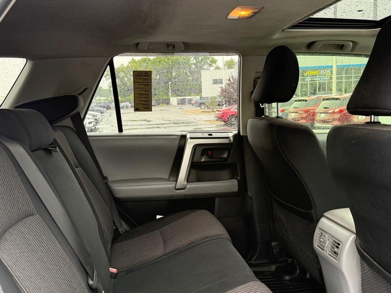 Toyota 4Runner Vehicle Image 10