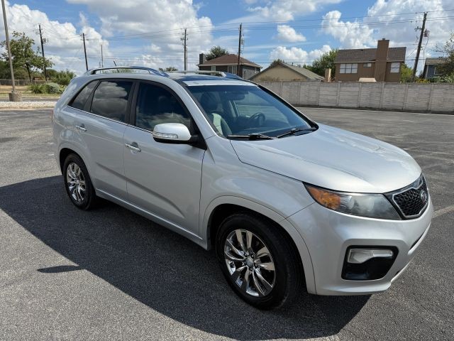 Kia Sorento Vehicle Full-screen Gallery Image 02