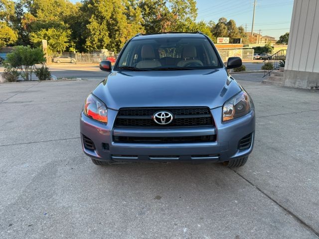 Toyota RAV4 Vehicle Full-screen Gallery Image 02