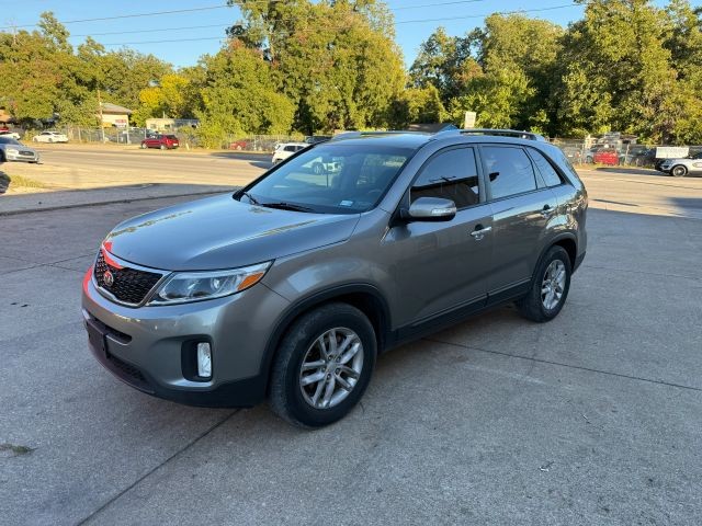 Kia Sorento Vehicle Full-screen Gallery Image 02