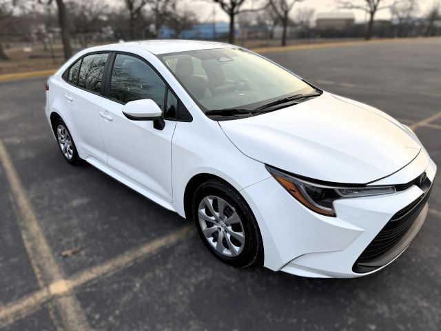 Toyota Corolla Vehicle Full-screen Gallery Image 02