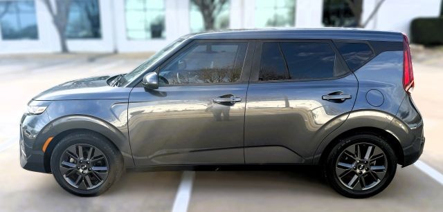 Kia Soul Vehicle Full-screen Gallery Image 03