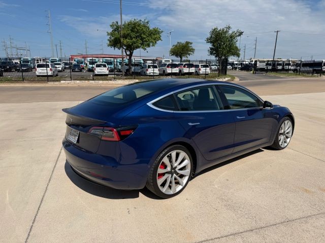 Tesla Model 3 Vehicle Full-screen Gallery Image 03