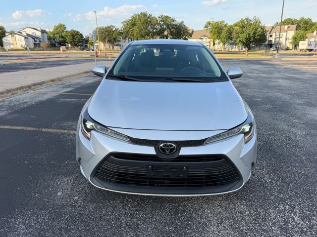 Toyota Corolla Vehicle Full-screen Gallery Image 02