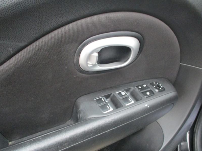 Kia Soul Vehicle Image 10