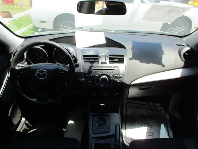 Mazda Mazda3 Sedan Vehicle Image 10