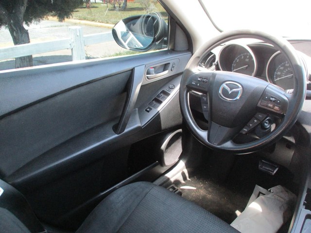 Mazda Mazda3 Sedan Vehicle Image 14
