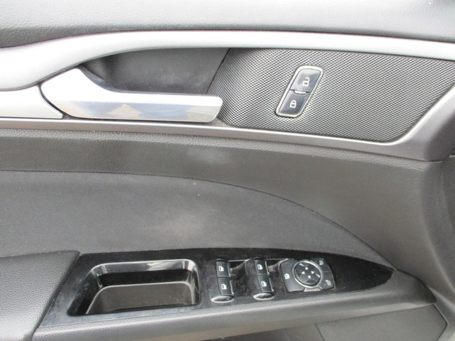 Ford Fusion Vehicle Image 19