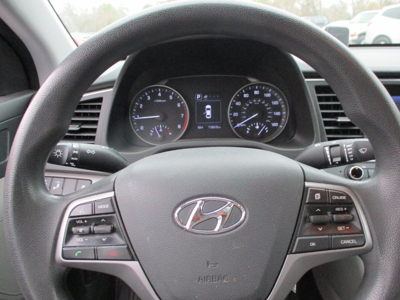 Hyundai Elantra Vehicle Image 16