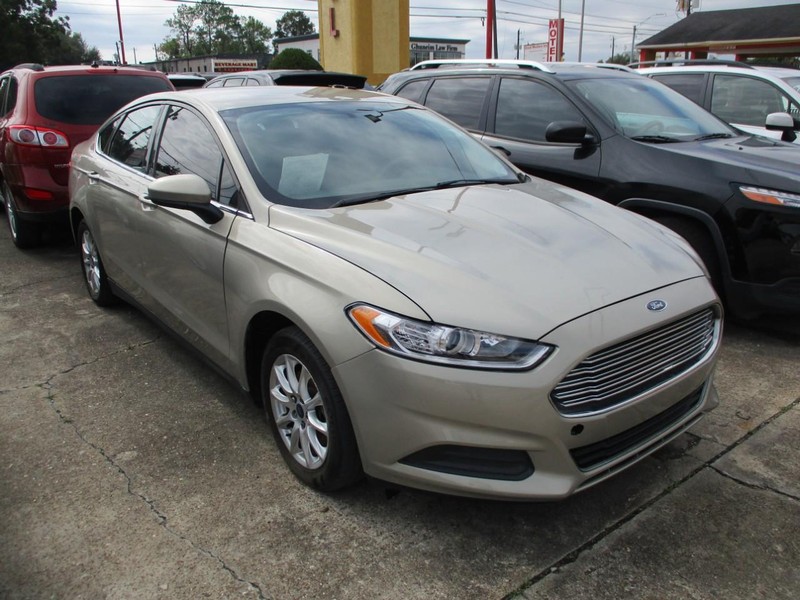 Ford Fusion Vehicle Image 03