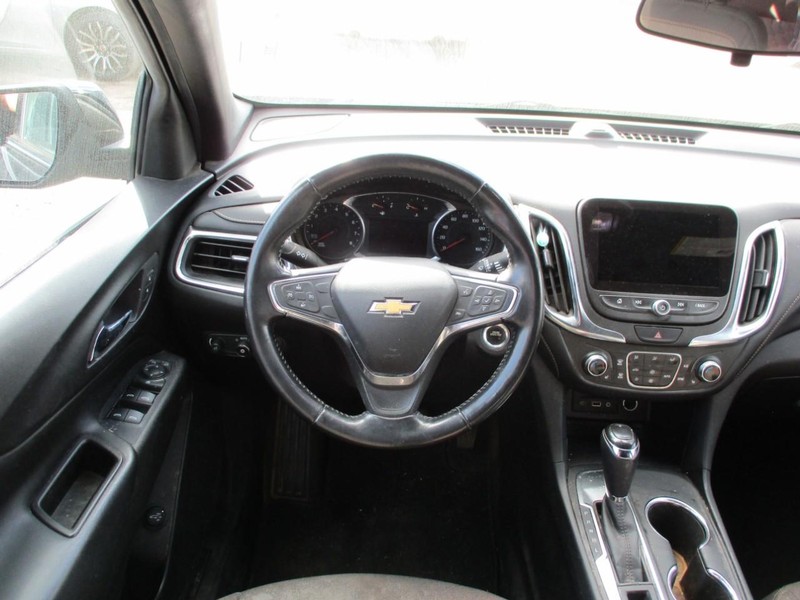 Chevrolet Equinox Vehicle Image 13