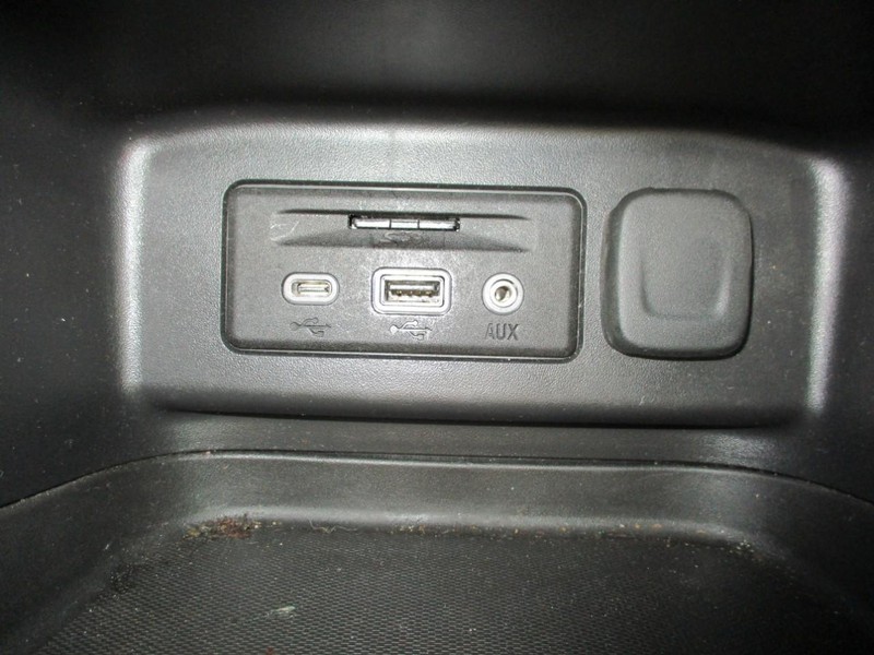 Chevrolet Equinox Vehicle Image 17