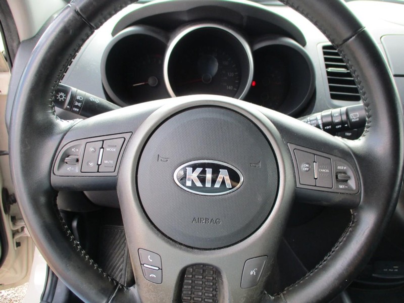 Kia Soul Vehicle Image 18