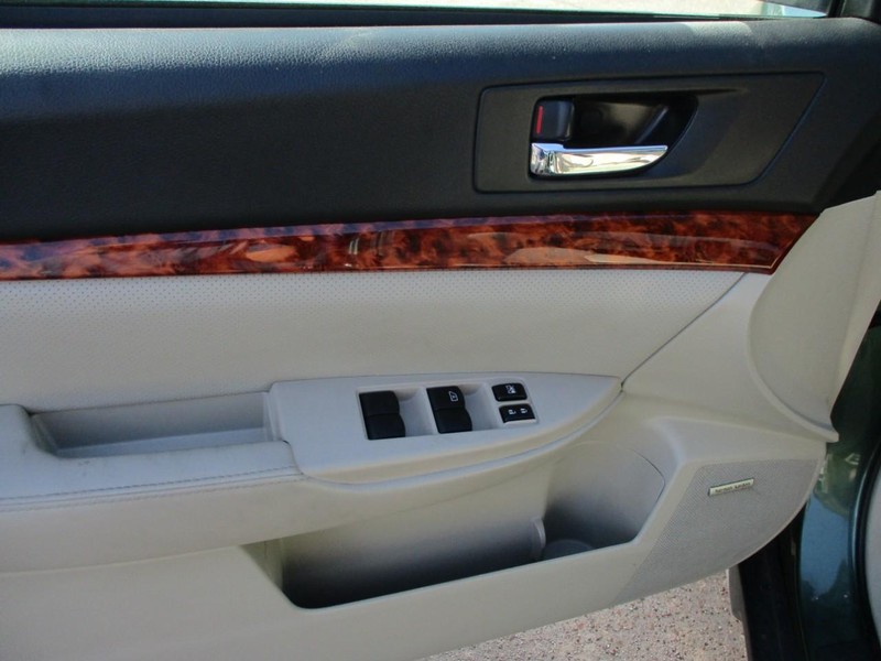 Subaru Outback Vehicle Image 08