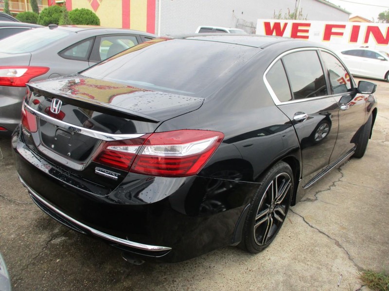 Honda Accord Sedan Vehicle Image 04