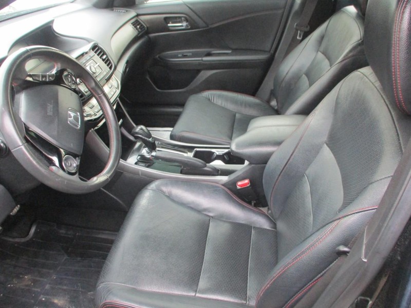 Honda Accord Sedan Vehicle Image 06
