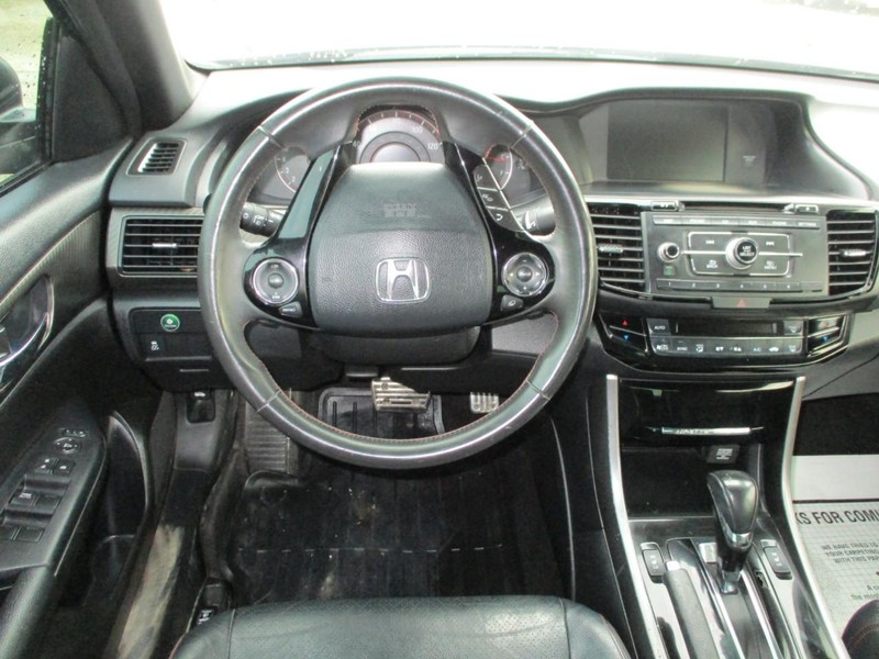 Honda Accord Sedan Vehicle Image 12