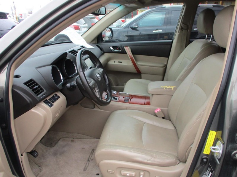 Toyota Highlander Vehicle Image 05