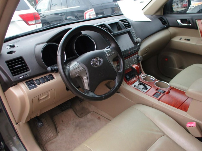 Toyota Highlander Vehicle Image 06