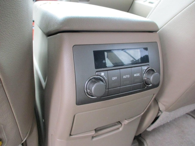 Toyota Highlander Vehicle Image 10