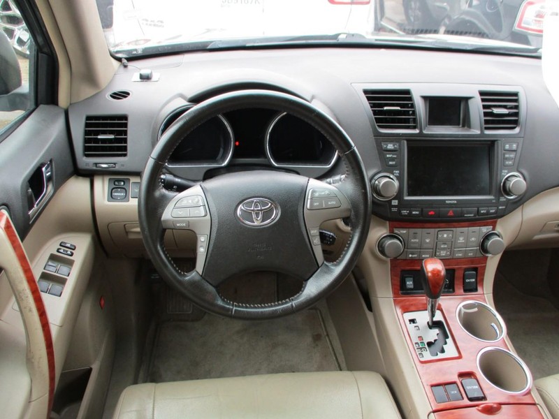Toyota Highlander Vehicle Image 11