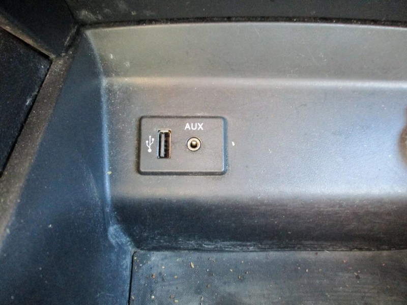 Nissan Altima Vehicle Image 16