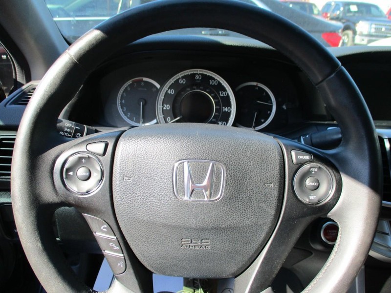 Honda Accord Sedan Vehicle Image 14