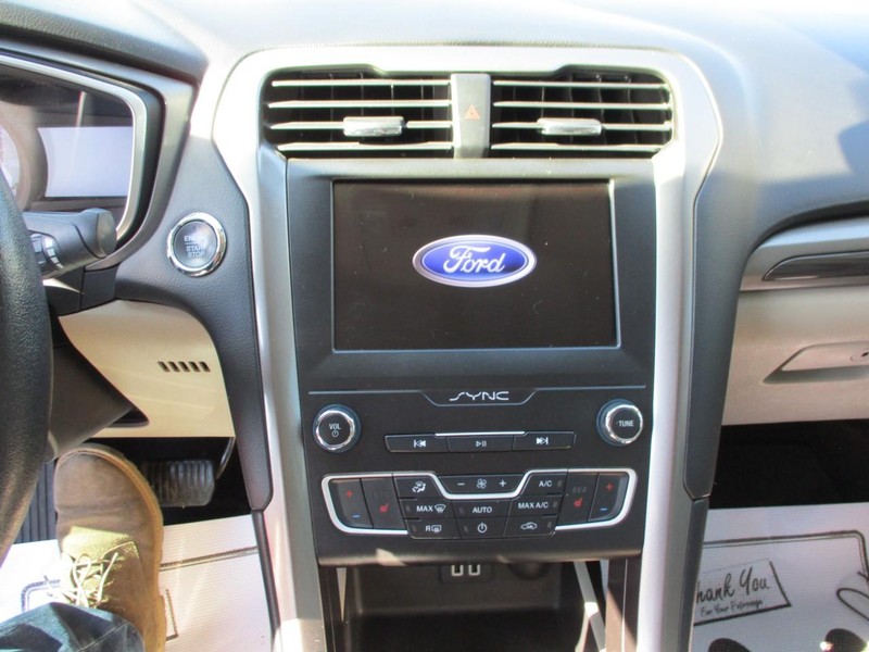 Ford Fusion Vehicle Image 10