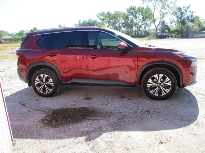 Nissan Rogue Vehicle Image 04