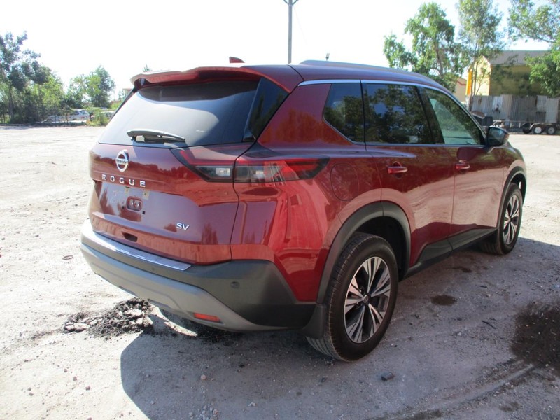 Nissan Rogue Vehicle Image 05