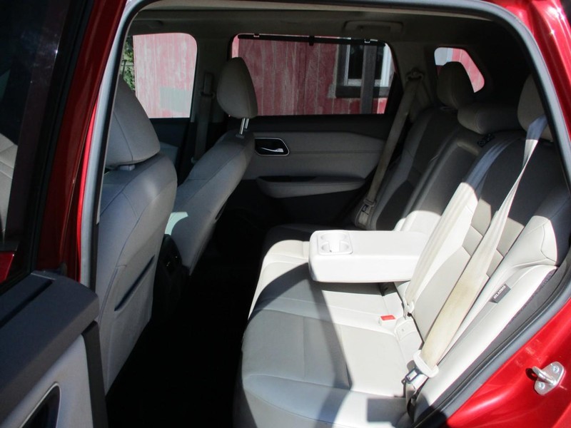 Nissan Rogue Vehicle Image 12