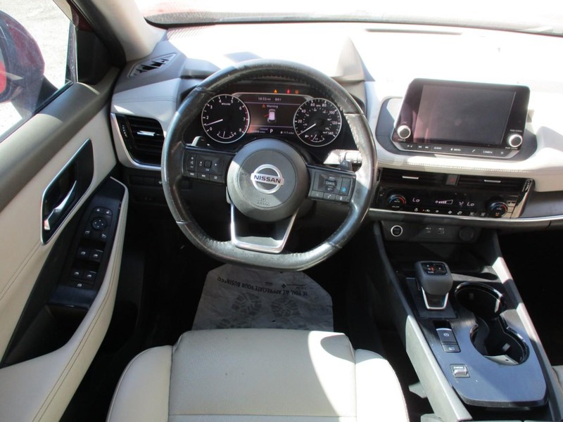 Nissan Rogue Vehicle Image 17