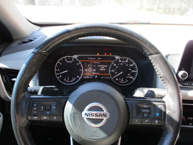 Nissan Rogue Vehicle Image 19
