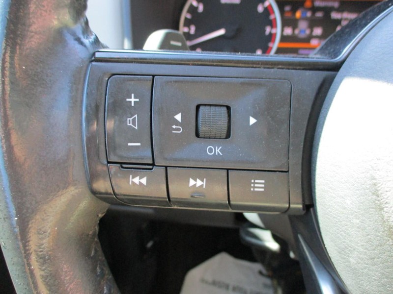Nissan Rogue Vehicle Image 24