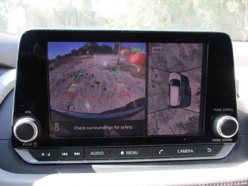 Nissan Rogue Vehicle Image 27