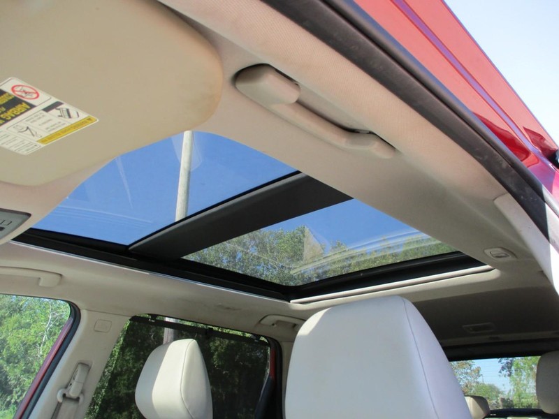 Nissan Rogue Vehicle Image 30