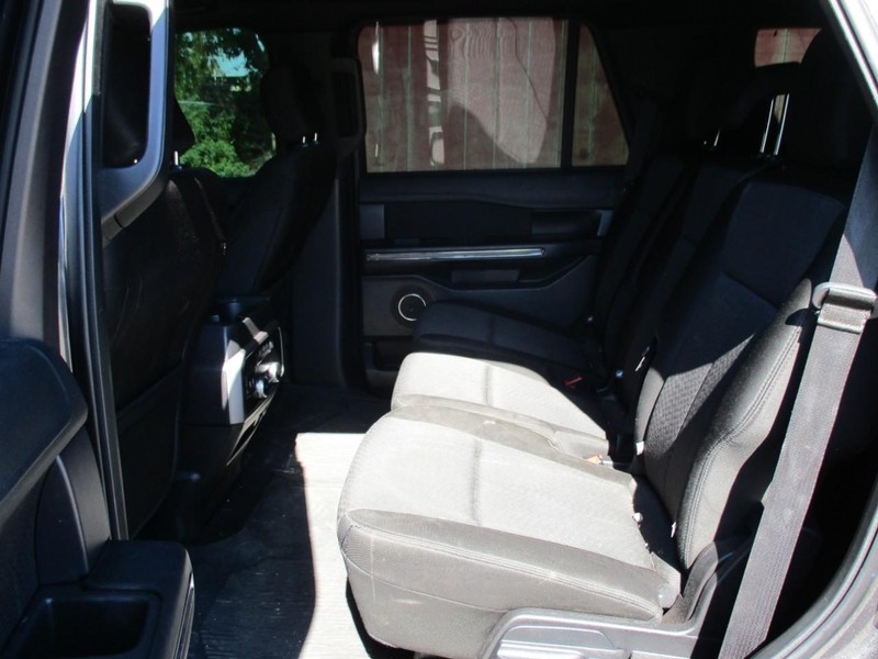 Ford Expedition Vehicle Image 13