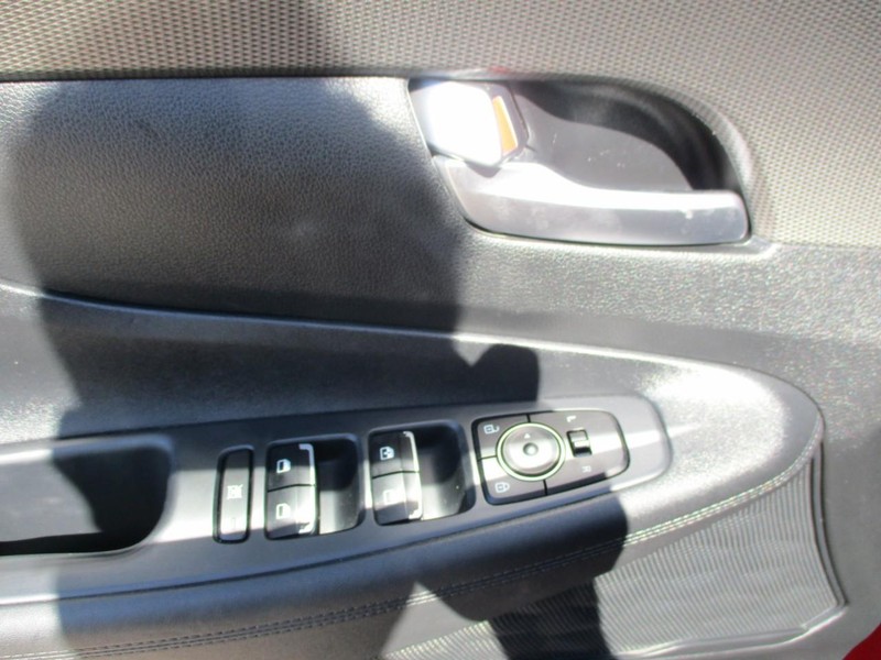Hyundai Santa Fe Vehicle Image 10