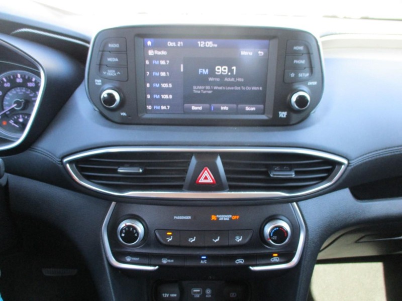 Hyundai Santa Fe Vehicle Image 15
