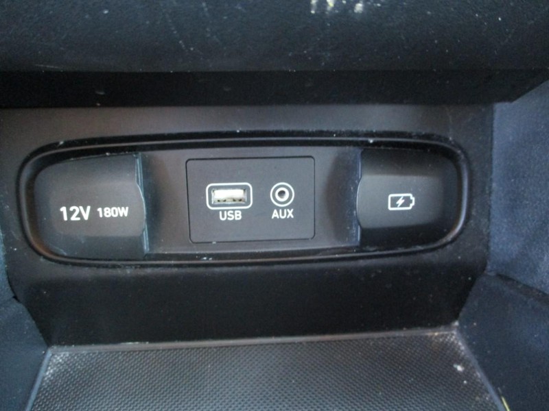 Hyundai Santa Fe Vehicle Image 17