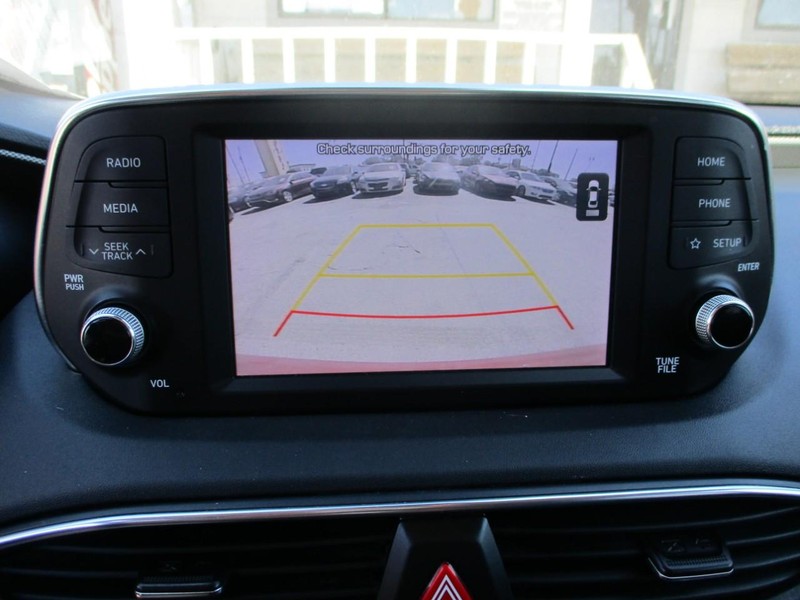 Hyundai Santa Fe Vehicle Image 21