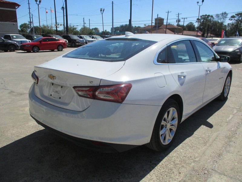 Chevrolet Malibu Vehicle Image 05