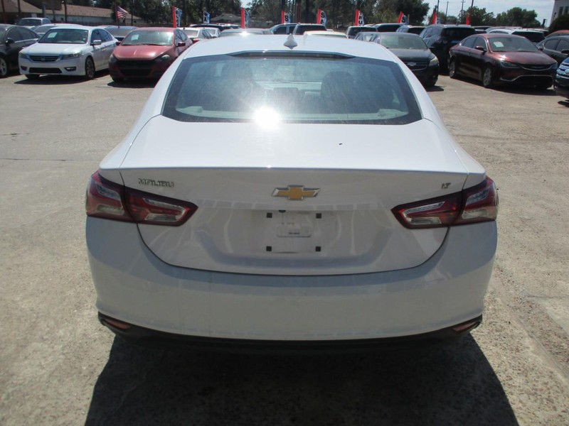 Chevrolet Malibu Vehicle Image 06